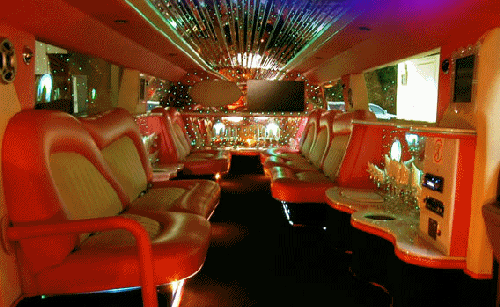 http://www.hire-limo-manchester.co.uk/images/pink_hummer_limo_11.gif